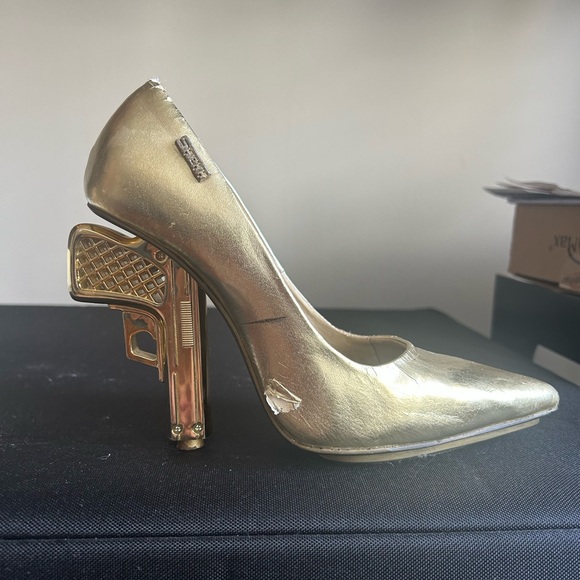 Gold Sculptural Heel Pumps - Picture 3 of 4